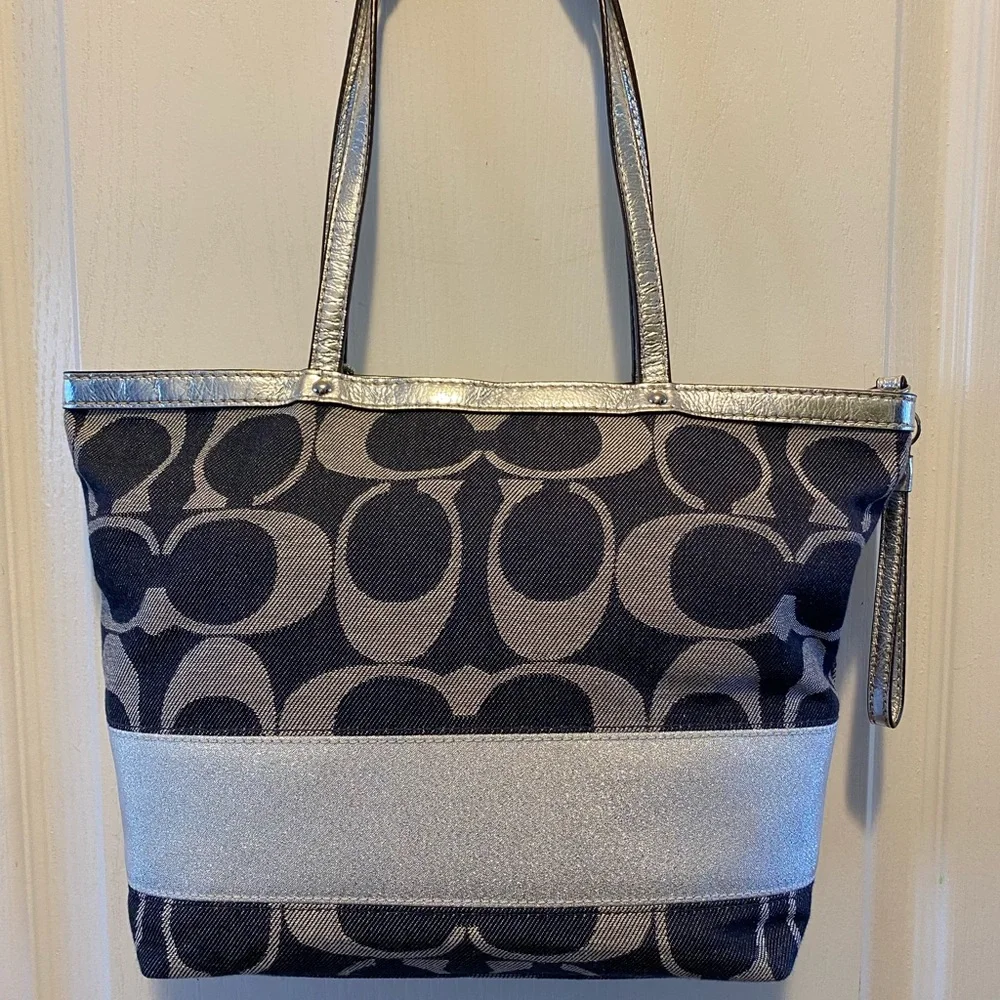 Coach Signature C jacquard and metallic tote with leather trim - Picture 2 of 7